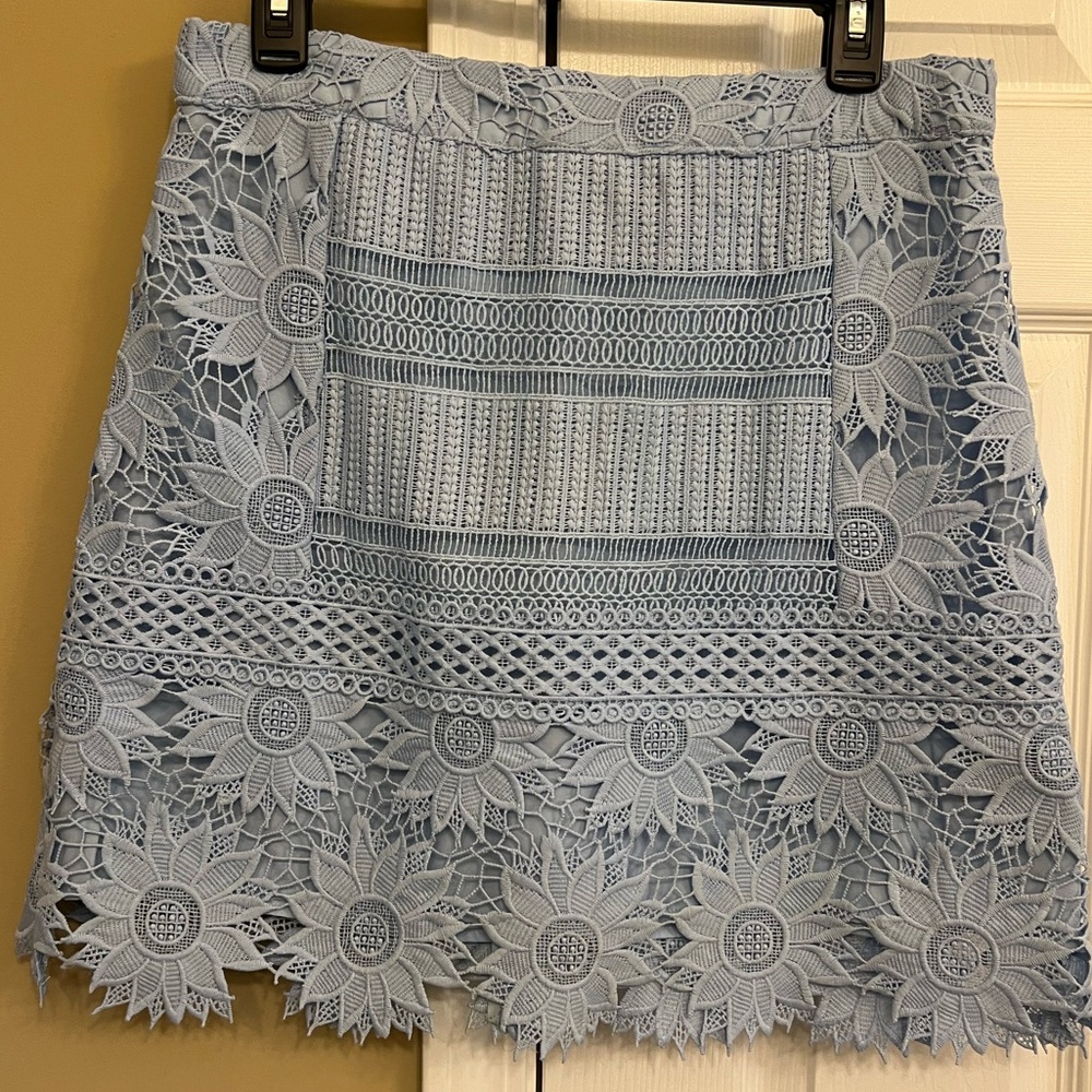 Top Shop Elegant Blue Embroidered Skirt, size 10 fully lined,Excellent condition